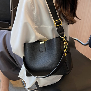 Sac fourre-tout seau petit format, sac bandoulière pour femme, tenues quotidiennes, style luxe léger, blanc, kaki, rose, noir, printemps 2025 - Product Image 3
