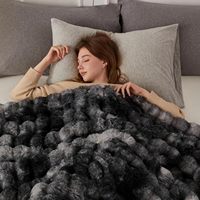 Selimut Bulu Imitasi Modern HongYa 100% Poliester Tahan Air Dapat Dicuci Mesin Empat Musim Sofa Kamar Tidur Ruang Tamu
