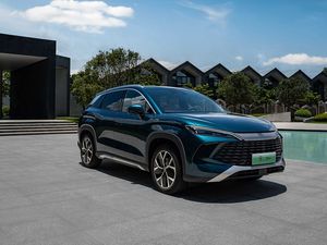 2025 BYD Song <span class=keywords><strong>L</strong></span> SUV DM-<span class=keywords><strong>I</strong></span> <span class=keywords><strong>S</strong></span> Véhicule hybride AWD automatique avec conduite intelligente Voiture électrique à direction gauche - Product Image 2