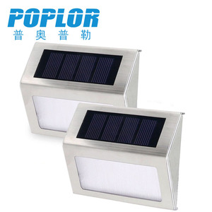 ไฟติดผนังโซลาร์เซลล์ Poplor แบบ 3 LED ทำจากอลูมิเนียมอัลลอยด์ สำหรับสวนภายนอกอาคาร พร้อมเซ็นเซอร์ตรวจจับแสง - Product Image 4
