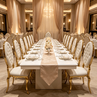 Chaise de mariage élégante à dossier capitonné ovale, structure en métal poli, coussin blanc, chaise de banquet de luxe pour salle de réception