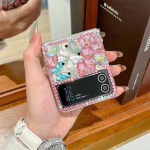Couverture arrière mobile de protection en diamant scintillant fait main de luxe pour <span class=keywords><strong>Samsung</strong></span> Z <span class=keywords><strong>Flip</strong></span> 6 5 <span class=keywords><strong>4</strong></span> 3 Bling strass fleur coque de téléphone - Product Image 4