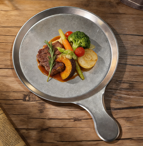 Plateau de service vintage en acier inoxydable avec poignée, carré ou rond, pour restaurant, steak, dessert, lasagne - Product Image 3