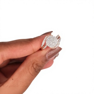 แหวนหมั้นเพชรแล็บโกรว์ทรงคลัสเตอร์สไตล์วินเทจ 0.40 กะรัต จาก Lurba Jewels ตัวเรือนทองคำชมพู 14K แท้ พร้อมใบรับรอง IGI รุ่นพิเศษ - Product Image 1