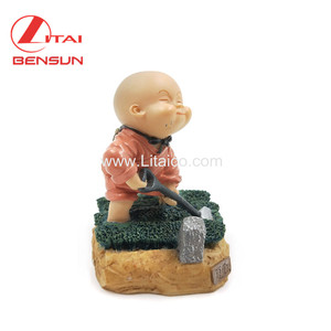 Wholesale Custom Handmade Resin Crafts Decoration Home Statues Young <strong>Monk</strong> Figurines - Product Image 5