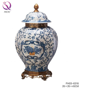 Oggetti decorativi per la casa in ceramica ad alta temperatura personalizzati di lusso europeo porcellana blu e bianca con linea d'oro per dipinti a mano - Product Image 6
