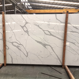 TMZ 5007 Crema PD, Piedra Artificial Blanca con Diseño de Cuarzo Impreso, Lujosa y Moderna, Gran Formato, Pulida, para Encimeras de Cocina, Paredes y Hoteles - Product Image 1