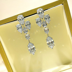 Orecchini a Goccia Marquise Eleganti e alla Moda, Orecchini Pendenti Lunghi da Donna, Gioielli Minimalisti - Product Image 1
