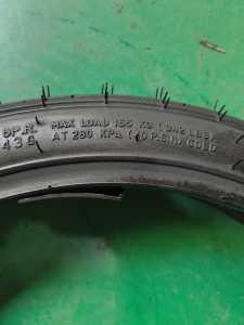 Neumáticos de Motocicleta de Caucho de Alta Calidad al por Mayor de Fábrica, Neumáticos Sin Cámara 2.50-17 2.75-17 3.00-17 - Product Image 4