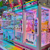 Machine distributrice géante de jouets en peluche avec mécanisme de coupe à ciseaux entièrement transparent en acier inoxydable, pour salles d'arcade, avec sélection de cadeaux variés en anglais