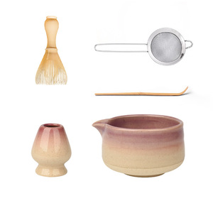 Bol à matcha en céramique fait main avec bec verseur, Chawan unique à dégradé violet modifié au four pour la cérémonie du thé japonaise - Product Image 4