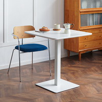 Table à manger carrée en bois de style nordique, design minimaliste moderne, personnalisable, pour usage domestique, petits appartements, bureaux de vente et salles de réunion