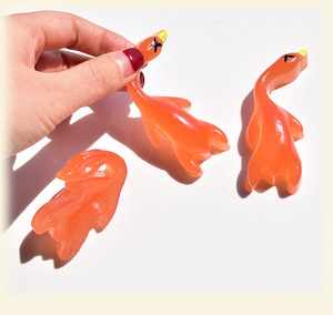 Los Colgantes de Pato TPR que Cambian de Color Más Populares, Juguetes con Sensor de Temperatura UV, Adornos Creativos DIY para Niños y Niñas - Product Image 5