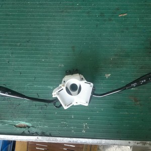 Interrupteur combiné Mitsubishi Fuso MC858361 12V pour réparation et remplacement de camions - Product Image 1