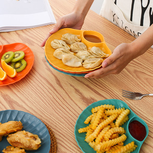 Shell Shape Plastic Plates With Dipping <b>Sauce</b> Compartment For Snacks And Meals 4 Pack - Product Image 3