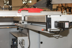 CNC Panel de precisión Sierra de corte MDF Madera y PVC Material 380V 50Hz Trifásico - Product Image 6