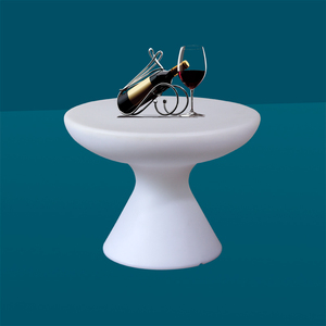 Table d'appoint <span class=keywords><strong>de</strong></span> luxe en plastique résistant aux UV pour chaise longue, table d'extérieur pour hôtel, table ronde pour bain <span class=keywords><strong>de</strong></span> soleil au bord <span class=keywords><strong>de</strong></span> la piscine - Product Image 3