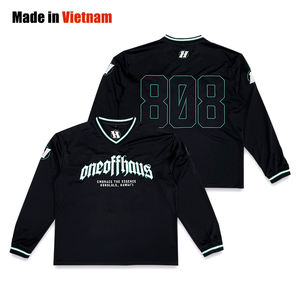 Maillot de football personnalisé avec numéro, design par sublimation, style rétro classique, manches courtes, 100% polyester respirant - Product Image 1