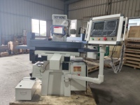 Machine de rectification de surface CNC automatique à broche horizontale avec mandrin magnétique