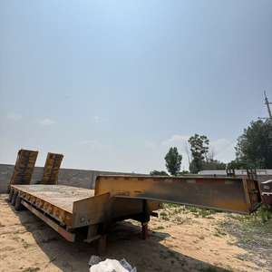 Camion semi-remorque hydraulique à col de cygne Lowboy à lit bas remorque de camion lourd de 80 tonnes et 18 mètres à vendre - Product Image 5