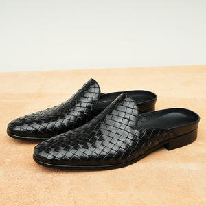 Zapatos de Hombre de Invierno, Diseño Británico de Última Moda, Mocasines Casuales de Punta Puntiaguda, Sandalias de Verano, Pantuflas Duraderas para Hombre - Product Image 1