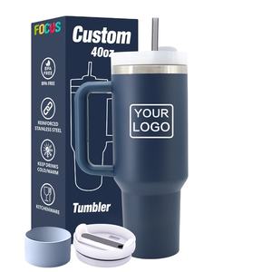 Bouteille d'eau isotherme à double paroi en silicone et acier inoxydable de 40 oz avec poignée, personnalisable avec logo, facile à transporter pour l'extérieur - Product Image 1