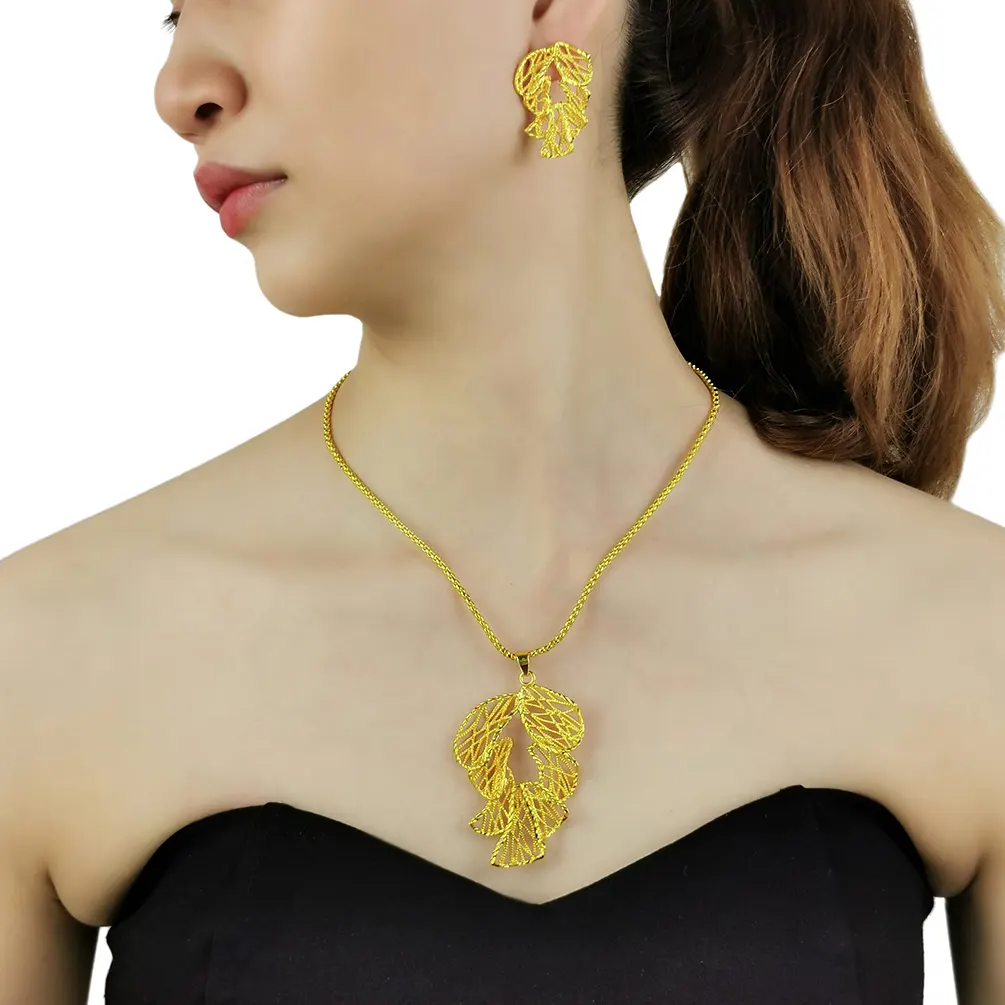 HANSIDON Charm Luxury 18K Gold Shiny Jewelry set squisito unico ciondolo a foglia collana a catena orecchini a bottone accessorio da sposa