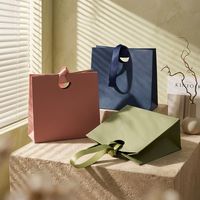 Bolsa de Regalo de Joyería de Papel Texturizado de Lujo con Logotipo Personalizado, Asa de Cinta Integrada, Bolsa Troquelada para Joyería al por Mayor