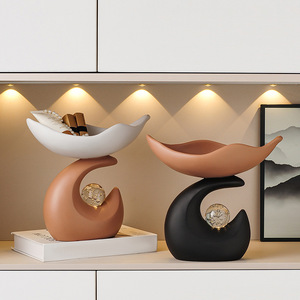 ถาดเก็บของเรซิ่นทันสมัยพร้อมลูกบอลคริสตัลรูปทรงคลื่น ที่จัดระเบียบบนโต๊ะทำงาน ที่เก็บกุญแจ ฐานสีน้ำตาลเข้ม - Product Image 2