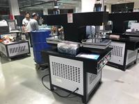 Machine de presse à chaud entièrement automatique et intelligente pour l'impression 3D de logos sur t-shirts et vêtements, avec étiquette en caoutchouc de silicone pour l'impression de vêtements