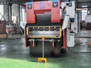 Máquina de Dobragem de Chapas Metálicas CNC WC67K 40T1200mm com Controlador TP10S - Product Image 2