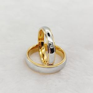 Set di 2 Anelli Coordinati per Promessa, Anniversario, Matrimonio e Fidanzamento, Gioielli Bicolore Placcati Oro 18k per Coppie, Design a Cupola Comfort Fit - Product Image 3