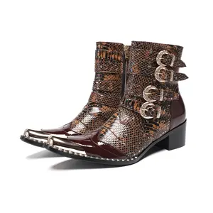 Botas <span class=keywords><strong>Chelsea</strong></span> de cuero con patrón de serpiente a la moda para hombre, botas cortas de vaquero con punta en pico y hebilla de gran tamaño para motocicleta - Product Image 2