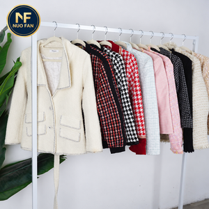 Vêtements d'occasion en gros : Vestes style garde-robe complète, presque neuves, pour femmes, automne/hiver, toutes tailles - Product Image 5