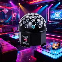 Grande boule magique lumineuse RGBW, lumière LED à tête oscillante, lumière de scène disco LED, 8 couleurs avec télécommande, lumière de scène colorée