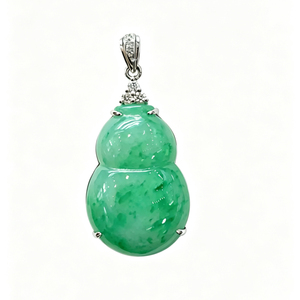 Pendentif gourde en jadéite birmane de qualité A en or 18 carats, bijou de luxe en jade naturel coloré pour femme, idéal pour le quotidien ou comme cadeau - Product Image 1