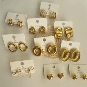 ต่างหูสแตนเลสทรงสี่เหลี่ยมชุบทอง 18K สำหรับผู้หญิง แฟชั่นขายส่งแบบกำหนดเอง ป้องกันการแพ้ ไม่ลอก ไม่ซีดจาง - Product Image 1