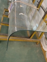 Vente directe usine : Verre trempé courbé à chaud pour décoration industrielle, serres, tables à thé, vitres automobiles, écrans d'affichage, style moderne