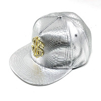 Casquette de baseball sportive de luxe vintage et tendance à 5 panneaux en cuir PU effet peau de serpent avec décor métallique en forme de signe dollar doré