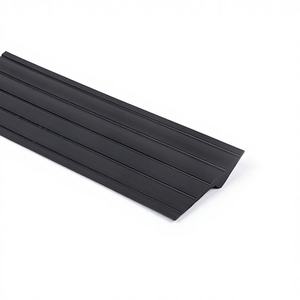 Zhengxu Venta Directa de Fábrica, Tira de Sellado Inferior para Puerta de Garaje de Caucho EPDM, 89mm*13mm, Resistente al Desgaste, al Envejecimiento y a la Corrosión - Product Image 4