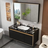 Ensemble de meubles de salle de bain mural de luxe moderne, comptoir en ardoise noire, armoire avec miroir, éclairage LED, grain de bois foncé