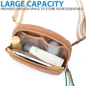 Sac banane matelassé personnalisé en polyester avec fermeture éclair pour la course, sac <span class=keywords><strong>de</strong></span> taille zippé matelassé avec sangle réglable pour la gym, couleur unie - Product Image 4