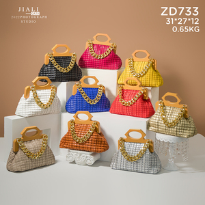 ZD733 bolsos de mano de calidad de lujo para mujer 2022 nuevo bolso de cuero PU de moda para mujer cadenas bordadas bolso principal femenino - Product Image 2