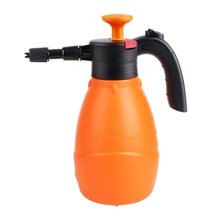 Giardino Pompa di Pressione Dello Spruzzo Bottiglia di Acqua A Mano 2L Impianto Portatile Mini Irrigazione Per Manuale 2 Litri Spruzzatori Nebbia 3 di Plastica spruzzatore