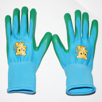 Gants de sécurité pour jeunes SUNCEND personnalisables en gros, haute qualité, 13 jauges, en polyester, avec paume enduite de mousse de latex verte et doublure bleue