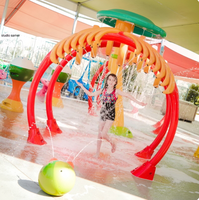 Aire de jeux aquatique interactive commerciale avec jets d'eau, boules pulvérisatrices et équipements de jeu aquatique pour enfants, attractions de parc aquatique