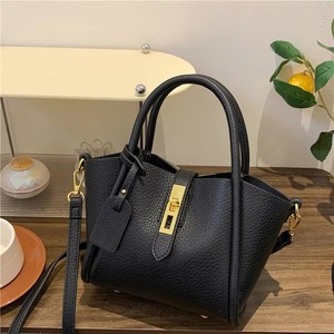 THK0414 Fashionable Women's PU Tote & Crossbody Handbag with Chains and Drawstring Closure Single-<b>shoulder</b> <b>Strap</b> for Ladies - Product Image 4