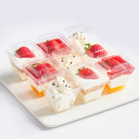 Herbruikbare dessertbekers van stevig PS-plastic met deksels en lepels, vierkant model, aanpasbaar logo, enkelwandig, model 1031, voor fruitgelei en pudding