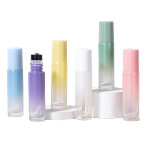 Bouteille à bille en verre dégradé nacré pour huiles essentielles, 5 ml, prix usine, vente en gros, flacons de <span class=keywords><strong>parfum</strong></span> vides personnalisables - Product Image 1