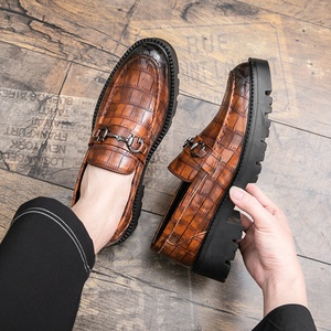 Chaussures habillées de luxe italiennes pour hommes, mocassins plats à bout rond, en cuir véritable, semelle intérieure respirante en PU, décontractées et de soirée, collection Printemps 2025 - Product Image 3